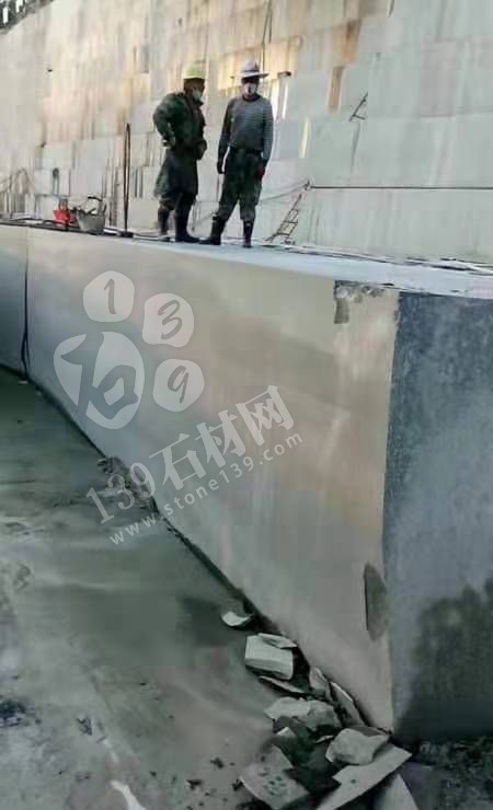 萬(wàn)國(guó)石材帶您了解沒(méi)哭了的萬(wàn)源青石雕刻產(chǎn)品