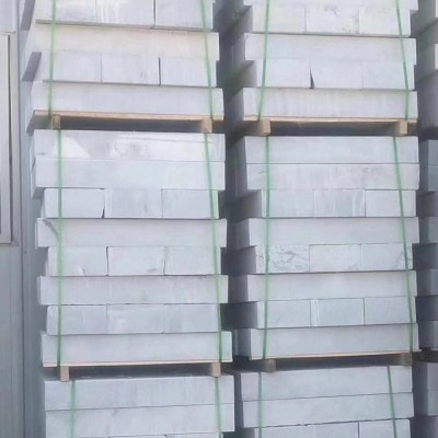 路邊石，火燒板，圓石線，等等。。。