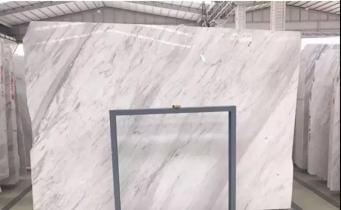 雅士白等白色石材泛黃問題，如何預(yù)防處理？  