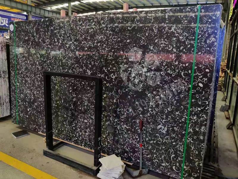 貴陽(yáng)機(jī)場(chǎng)廁所洗手臺(tái)化石是哪個(gè)石材（海貝花大理石）