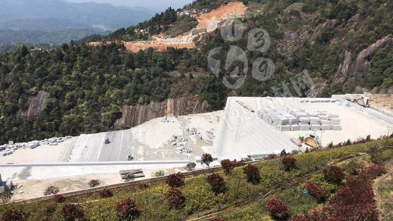 【恒泰吉石材】經(jīng)營泰寧珍珠蘭(福建藍寶石)、五彩紅、自有大型礦山