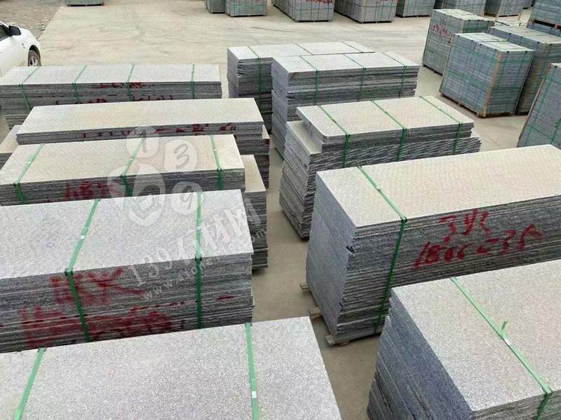 【鐘山大枋石業(yè)】經(jīng)營(yíng)廣西芝麻黑654毛光板、樹池石、水溝蓋板、馬蹄石、園林環(huán)境等異形石材