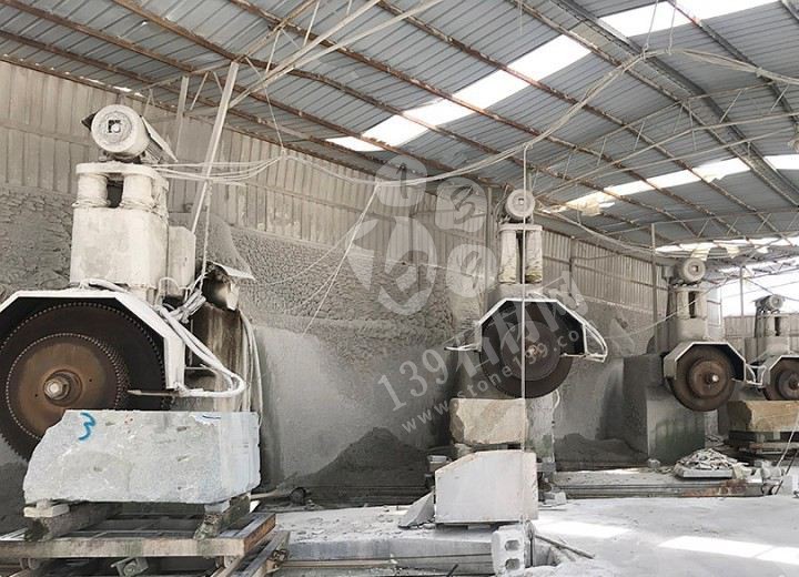 【南陽(yáng)金泰石業(yè)】主營(yíng)河南黃金麻、河南黃銹石方城芝麻白花崗巖園林工程配套用石