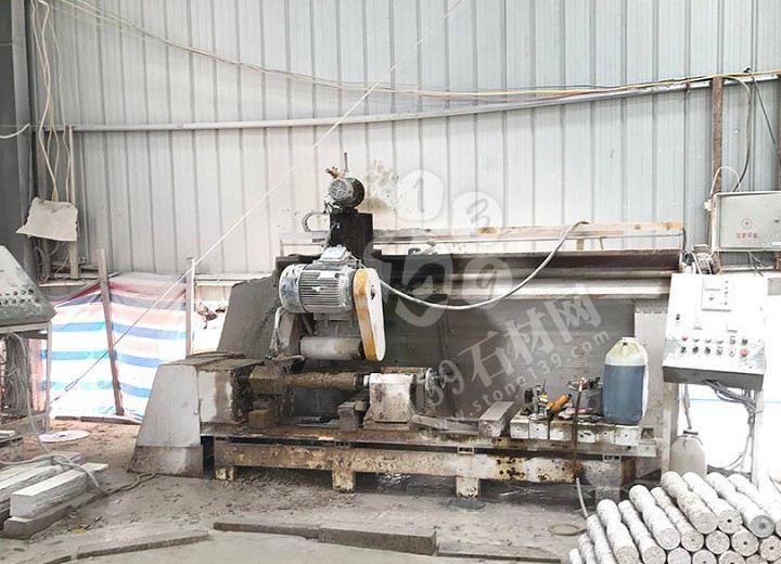 【南陽(yáng)金泰石業(yè)】主營(yíng)河南黃金麻、河南黃銹石方城芝麻白花崗巖園林工程配套用石