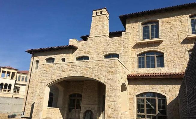 河南石灰石產(chǎn)地內(nèi)鄉(xiāng)新德國(guó)米黃