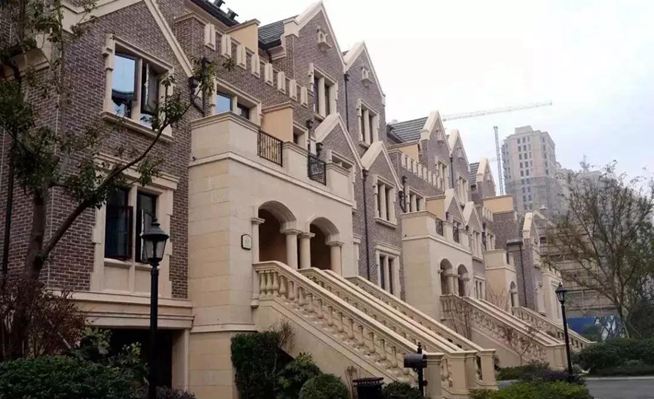 河南石灰石產(chǎn)地內(nèi)鄉(xiāng)新德國(guó)米黃