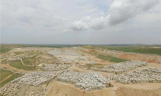 “中國塞北石材之鄉(xiāng)”內(nèi)蒙古鑲黃旗石材礦山和金鉆瑪（塞北金麻）白金瑪（蒙古白麻）產(chǎn)品欣賞！