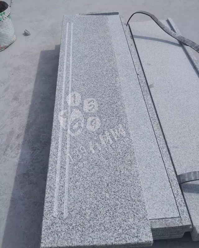 麻城張順利石材廠主要經營湖北芝麻白、芙蓉白環(huán)境石，地鋪石，路延石，小方石
