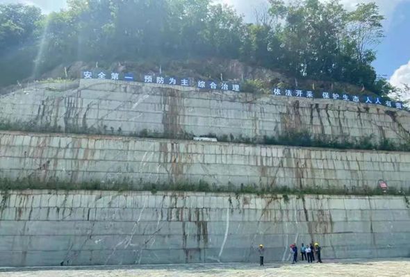 陜西石材產區(qū)安康白河縣石材資源和石材產品（夢幻彩云、青石、盤古綠）介紹