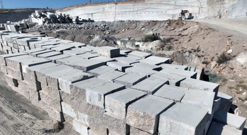 內(nèi)蒙古烏蘭察布化德縣長順鎮(zhèn)西佳木斯（紅色花崗巖）飾面石材欣賞！