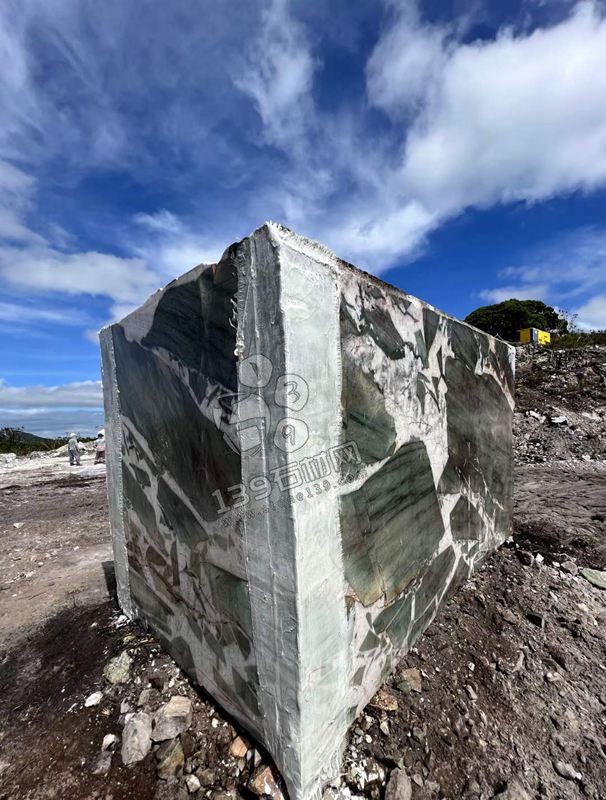 冰川翡翠：潔白無瑕與貴氣天成