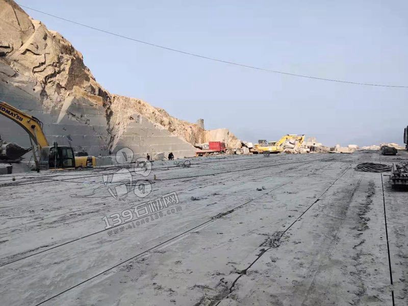 廣西桂發(fā)石材廠主營(yíng)鐘山青（廣西芝麻黑G654）花崗巖