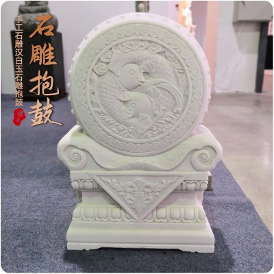 寺廟古建門口擺放一對(duì)中式青石抱鼓門鼓