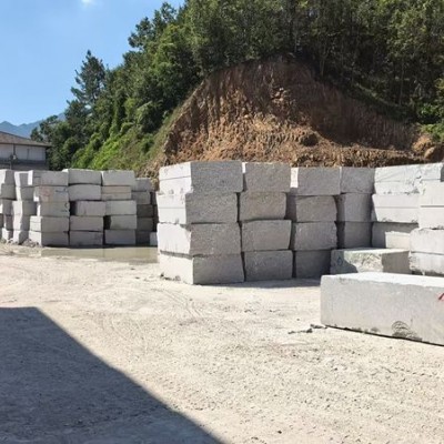 梨花白工廠荒料堆場(chǎng)